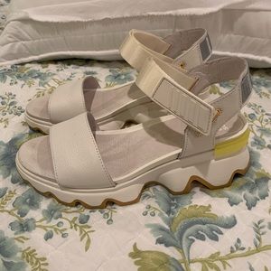 Sorel women’s kinetic sandals size 8.5